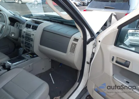 2009 Ford Escape Xlt z USA, uszkodzony, nr VIN 1FMCU03G99KC25282